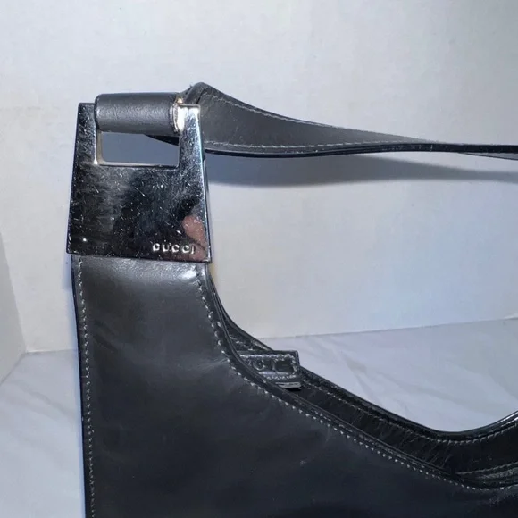 Vintage Gucci Black Patent Leather Bucket Bag Purse Shoulder handbag 90s Y2K